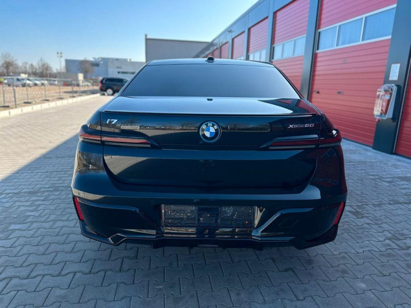 BMW i7 xDrive60 электро 2024 id-1006342 Купить BMW i7 xDrive60 электро 2024 id-1006342 в Киеве, Фото №11