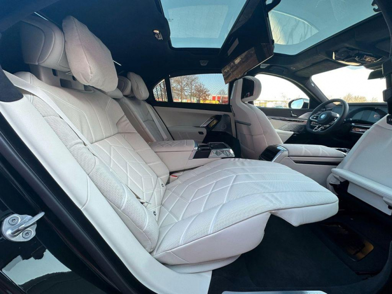 BMW i7 xDrive60 электро 2024 id-1006342 Купить BMW i7 xDrive60 электро 2024 id-1006342 в Киеве, Фото №17