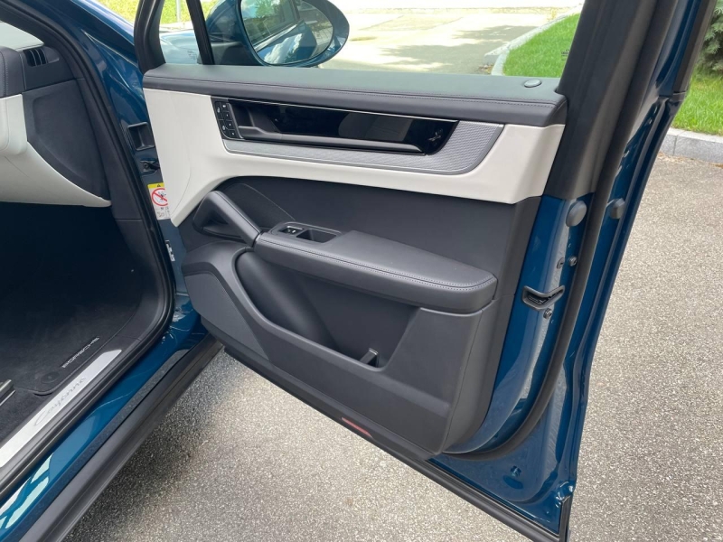 Porsche Cayenne Coupe бензин 2025 id-1006013 Купить Porsche Cayenne Coupe бензин 2025 id-1006013 в Киеве, Фото №18