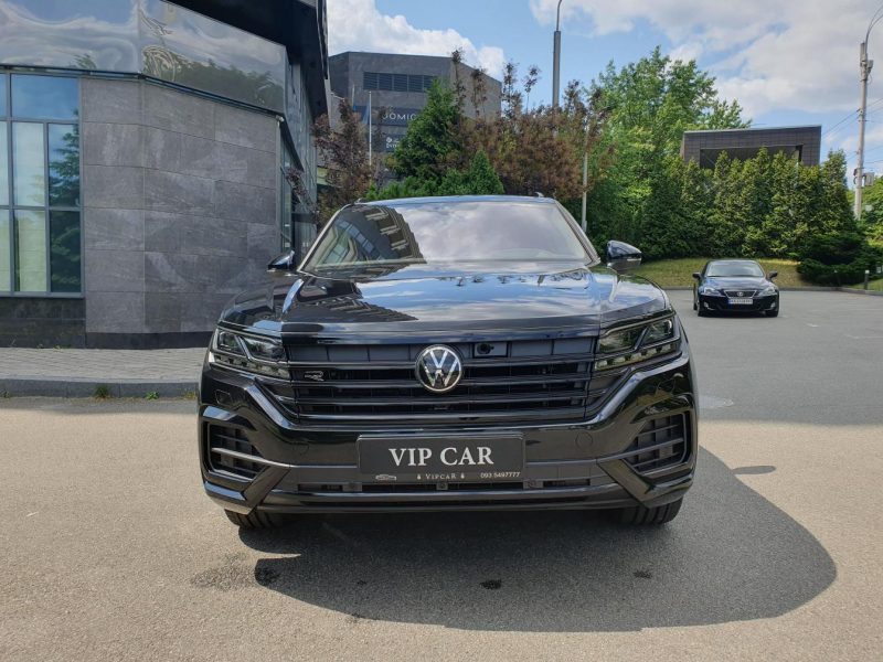 Купить Volkswagen Touareg R-Line дизель 2023 id-1006458 в Киеве, Фото №1