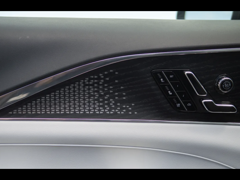Купить Cadillac Lyriq электро 2026 id-1006651 в Киеве, Фото №13