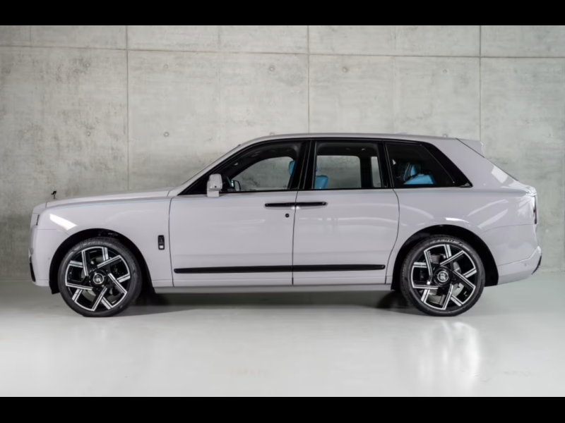 Rolls-Royce Cullinan Black Badge Series II бензин 2026 id-1006752 Купить Rolls-Royce Cullinan Black Badge Series II бензин 2026 id-1006752 в Киеве, Фото №4