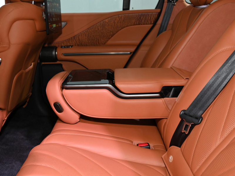 BYD Yangwang U8 гибрид 2023 id-1006773 Купить BYD Yangwang U8 гибрид 2023 id-1006773 в Киеве, Фото №7