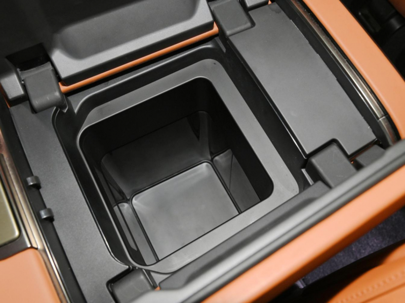 BYD Yangwang U8 гибрид 2023 id-1006773 Купить BYD Yangwang U8 гибрид 2023 id-1006773 в Киеве, Фото №9