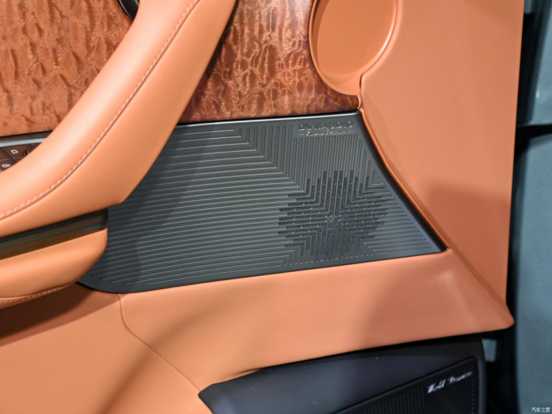 BYD Yangwang U8 гибрид 2023 id-1006773 Купить BYD Yangwang U8 гибрид 2023 id-1006773 в Киеве, Фото №10