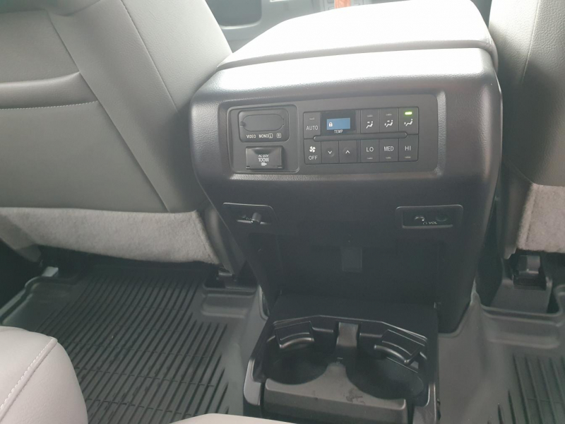 Купить Toyota Sequoia Platinum бензин 2022 id-1006803 в Киеве, Фото №13