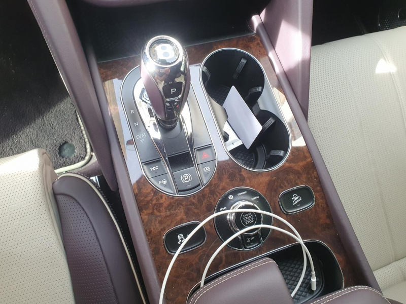 Bentley Bentayga First Edition бензин 2021 id-1006818 Купить Bentley Bentayga First Edition бензин 2021 id-1006818 в Киеве, Фото №12