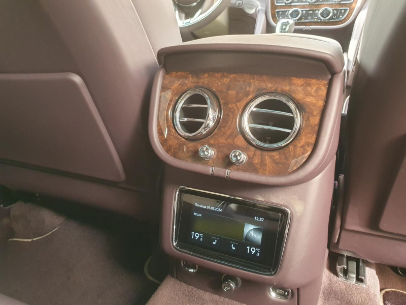 Bentley Bentayga First Edition бензин 2021 id-1006818 Купить Bentley Bentayga First Edition бензин 2021 id-1006818 в Киеве, Фото №34