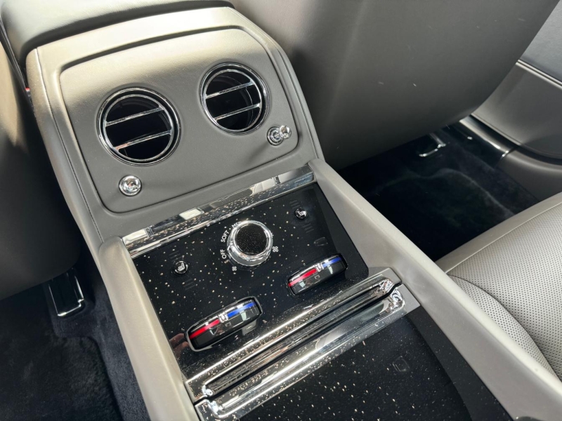 Rolls-Royce Spectre электро 2025 id-1006849 Купить Rolls-Royce Spectre электро 2025 id-1006849 в Киеве, Фото №31