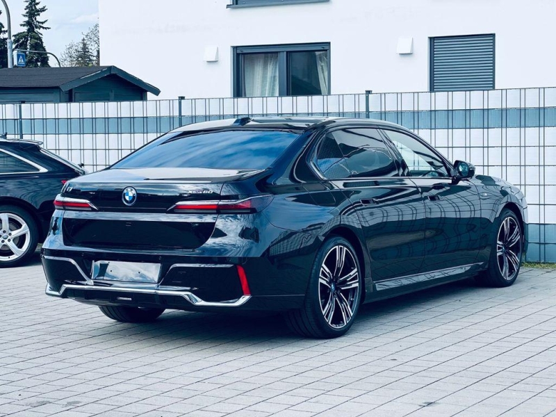 Купить BMW i7 xDrive60 VR10 Guard электро 2026 id-1006859 в Киеве, Фото №4