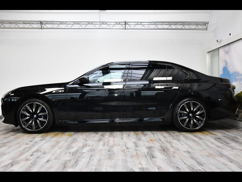 BMW i7 M70 xDrive электро 2024 id-1006874 Купить BMW i7 M70 xDrive электро 2024 id-1006874 в Киеве, Фото №2