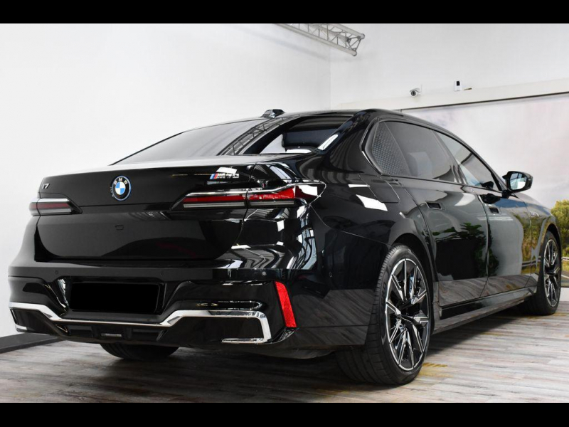 BMW i7 M70 xDrive электро 2024 id-1006874 Купить BMW i7 M70 xDrive электро 2024 id-1006874 в Киеве, Фото №4