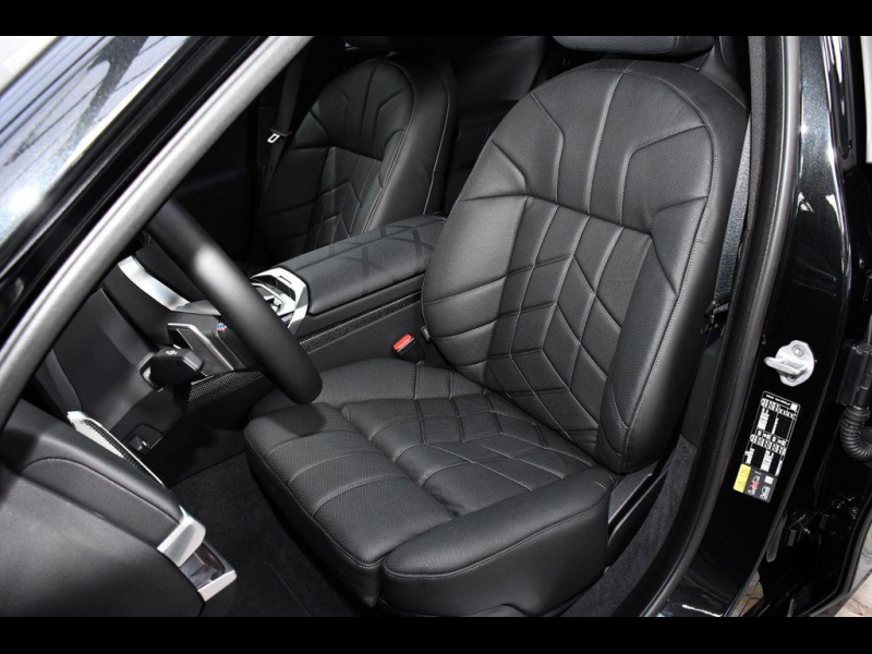 BMW i7 M70 xDrive электро 2024 id-1006874 Купить BMW i7 M70 xDrive электро 2024 id-1006874 в Киеве, Фото №7