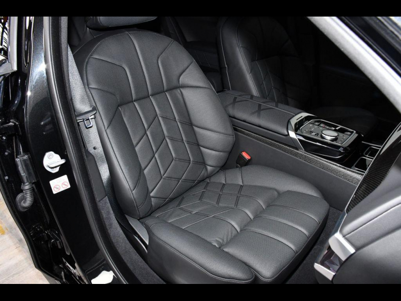 BMW i7 M70 xDrive электро 2024 id-1006874 Купить BMW i7 M70 xDrive электро 2024 id-1006874 в Киеве, Фото №8