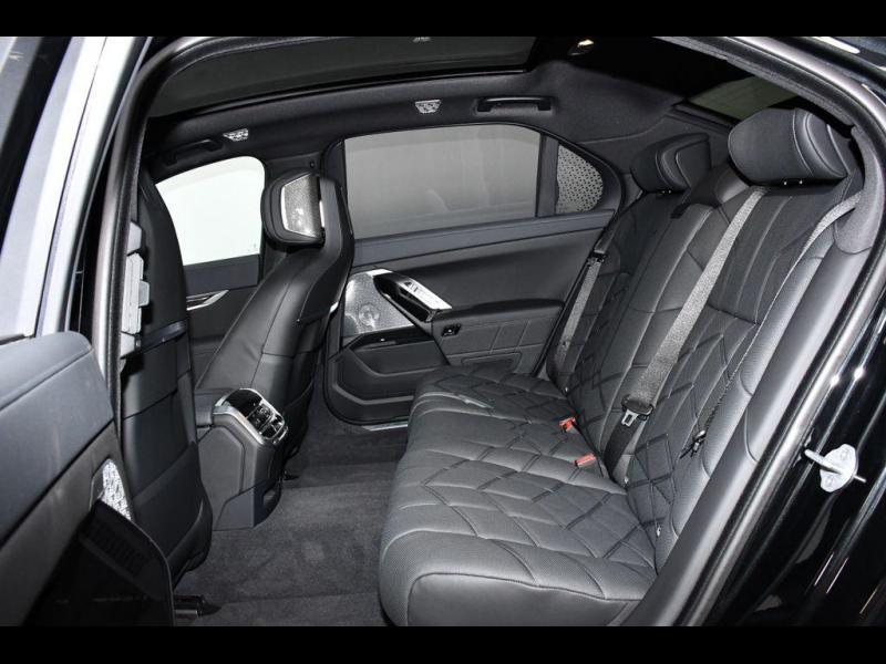 BMW i7 M70 xDrive электро 2024 id-1006874 Купить BMW i7 M70 xDrive электро 2024 id-1006874 в Киеве, Фото №12