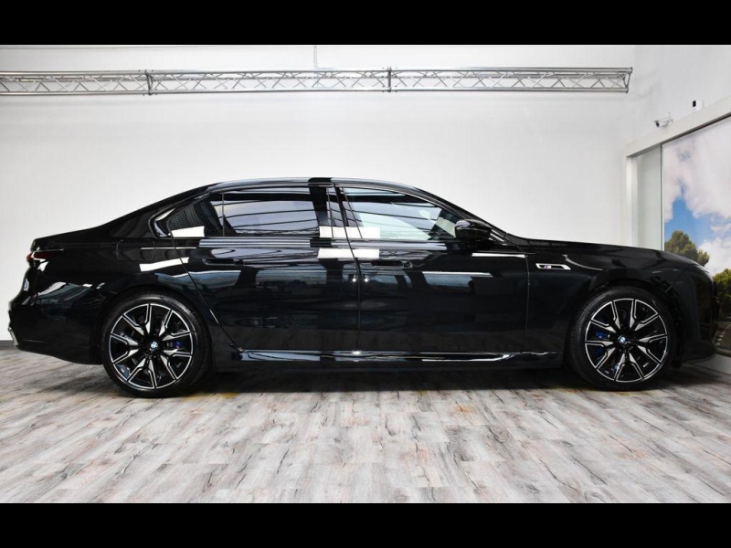 BMW i7 M70 xDrive электро 2025 id-1006874 Купить BMW i7 M70 xDrive электро 2025 id-1006874 в Киеве, Фото №1