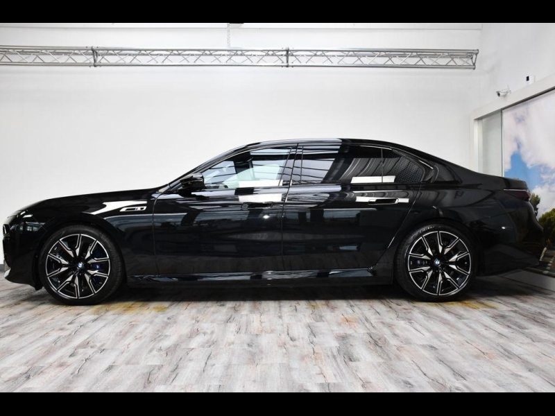 BMW i7 M70 xDrive электро 2025 id-1006874 Купить BMW i7 M70 xDrive электро 2025 id-1006874 в Киеве, Фото №2