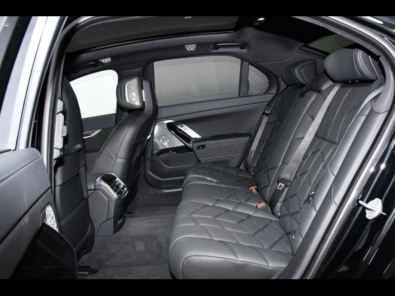 BMW i7 M70 xDrive электро 2025 id-1006874 Купить BMW i7 M70 xDrive электро 2025 id-1006874 в Киеве, Фото №12