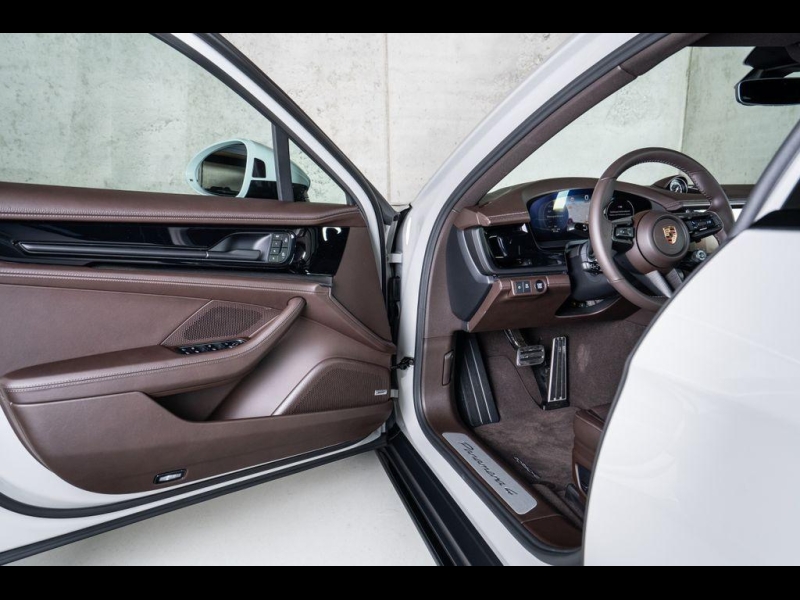 Porsche Panamera 4 бензин 2025 id-1006877 Купить Porsche Panamera 4 бензин 2025 id-1006877 в Киеве, Фото №20