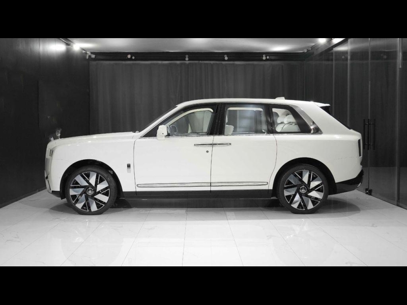 Купить Rolls-Royce Cullinan Black Badge Series II бензин 2025 id-1006900 в Киеве, Фото №2
