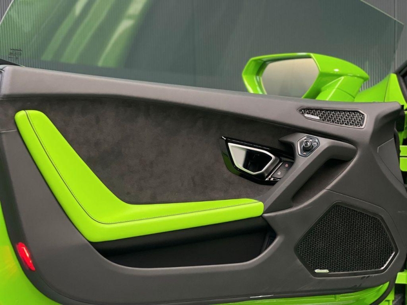 Lamborghini Huracan EVO Spyder бензин 2024 id-1006937 Купить Lamborghini Huracan EVO Spyder бензин 2024 id-1006937 в Киеве, Фото №21