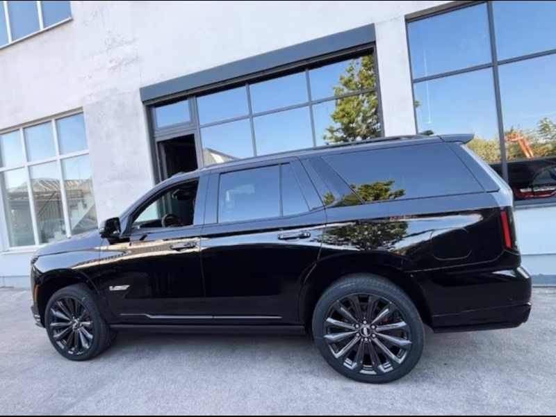 Купить Cadillac Escalade V-Series бензин 2025 id-1007015 в Киеве, Фото №2
