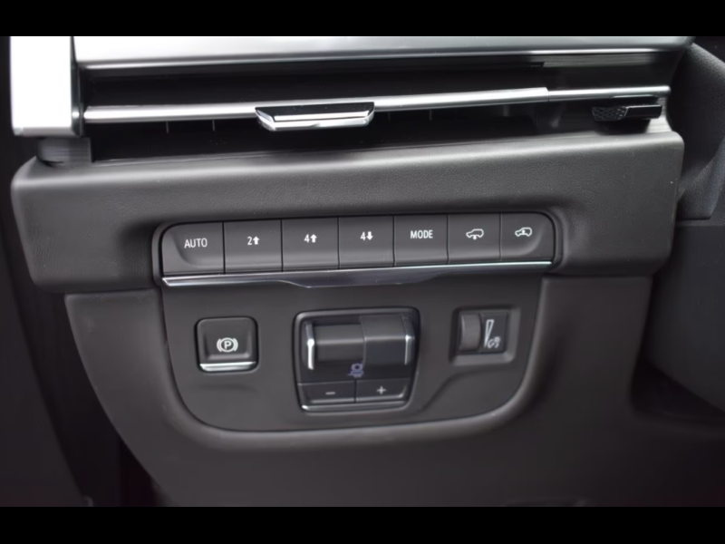 Купить Cadillac Escalade Sport Platinum бензин 2026 id-1007014 в Киеве, Фото №6