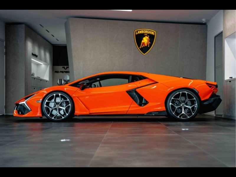 Lamborghini Revuelto гибрид 2025 id-1007051 Купить Lamborghini Revuelto гибрид 2025 id-1007051 в Киеве, Фото №2