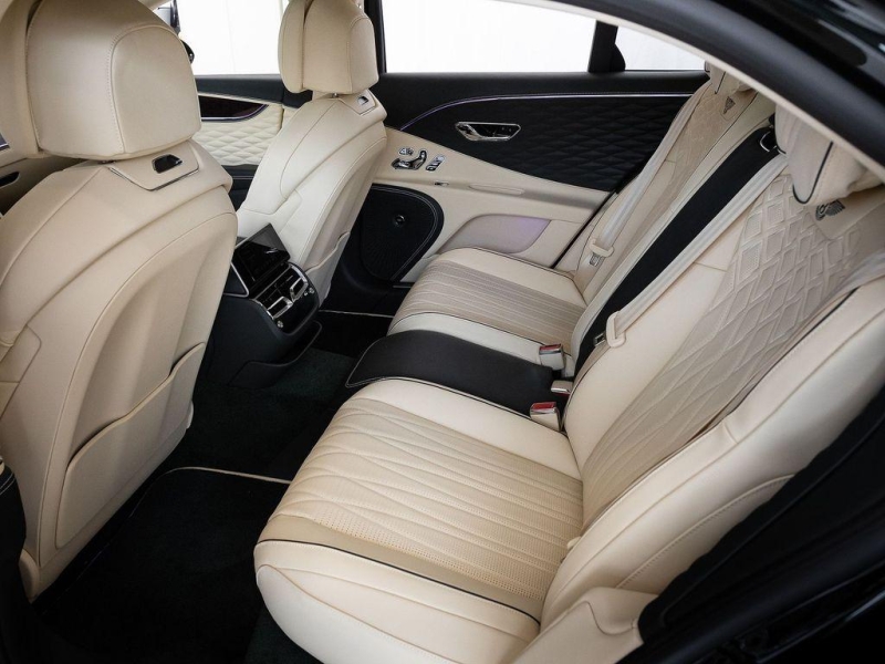 Купить Bentley Flying Spur Azure бензин 2025 id-1007061 в Киеве, Фото №7