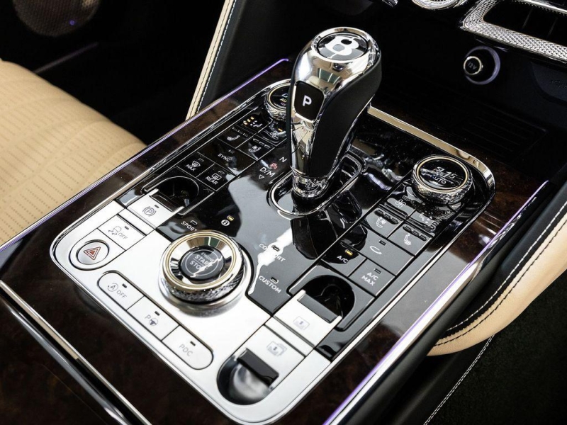 Купить Bentley Flying Spur Azure бензин 2025 id-1007061 в Киеве, Фото №20