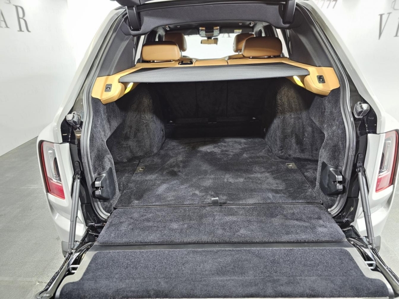 Rolls-Royce Cullinan бензин 2019 id-1007112 Купить Rolls-Royce Cullinan бензин 2019 id-1007112 в Киеве, Фото №12