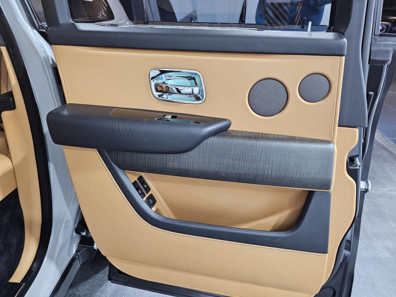 Rolls-Royce Cullinan бензин 2019 id-1007112 Купить Rolls-Royce Cullinan бензин 2019 id-1007112 в Киеве, Фото №16