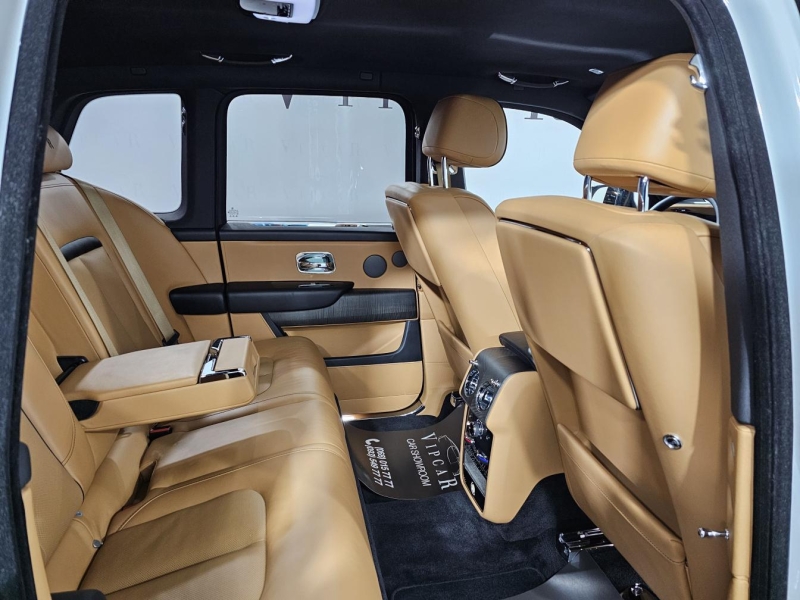 Rolls-Royce Cullinan бензин 2019 id-1007112 Купить Rolls-Royce Cullinan бензин 2019 id-1007112 в Киеве, Фото №17