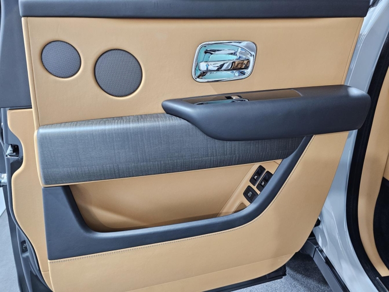 Rolls-Royce Cullinan бензин 2019 id-1007112 Купить Rolls-Royce Cullinan бензин 2019 id-1007112 в Киеве, Фото №18