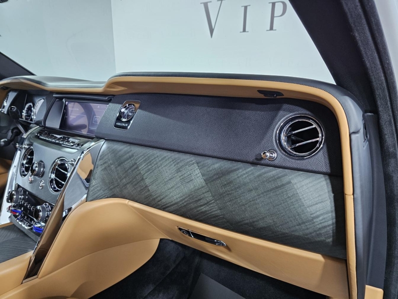 Rolls-Royce Cullinan бензин 2019 id-1007112 Купить Rolls-Royce Cullinan бензин 2019 id-1007112 в Киеве, Фото №24