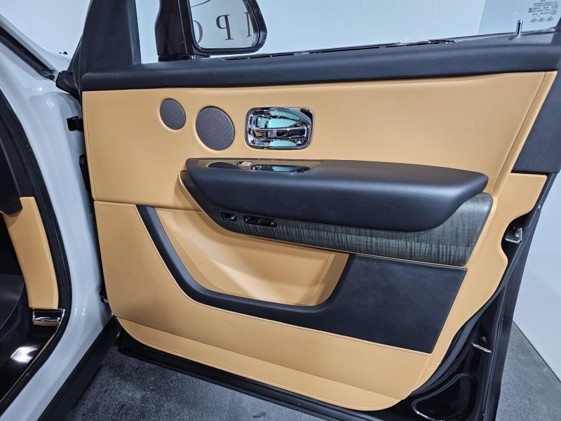 Rolls-Royce Cullinan бензин 2019 id-1007112 Купить Rolls-Royce Cullinan бензин 2019 id-1007112 в Киеве, Фото №26