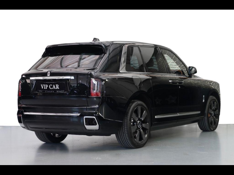 Rolls-Royce Cullinan Black Badge Series II бензин 2024 id-1007162 Купить Rolls-Royce Cullinan Black Badge Series II бензин 2024 id-1007162 в Киеве, Фото №3