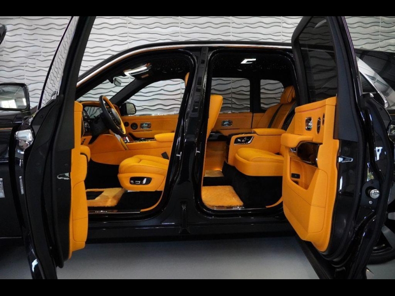 Rolls-Royce Cullinan Black Badge Series II бензин 2024 id-1007162 Купить Rolls-Royce Cullinan Black Badge Series II бензин 2024 id-1007162 в Киеве, Фото №7