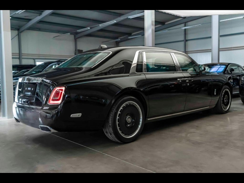 Rolls-Royce Phantom Extended Wheelbase бензин 2025 id-1007167 Купить Rolls-Royce Phantom Extended Wheelbase бензин 2025 id-1007167 в Киеве, Фото №2