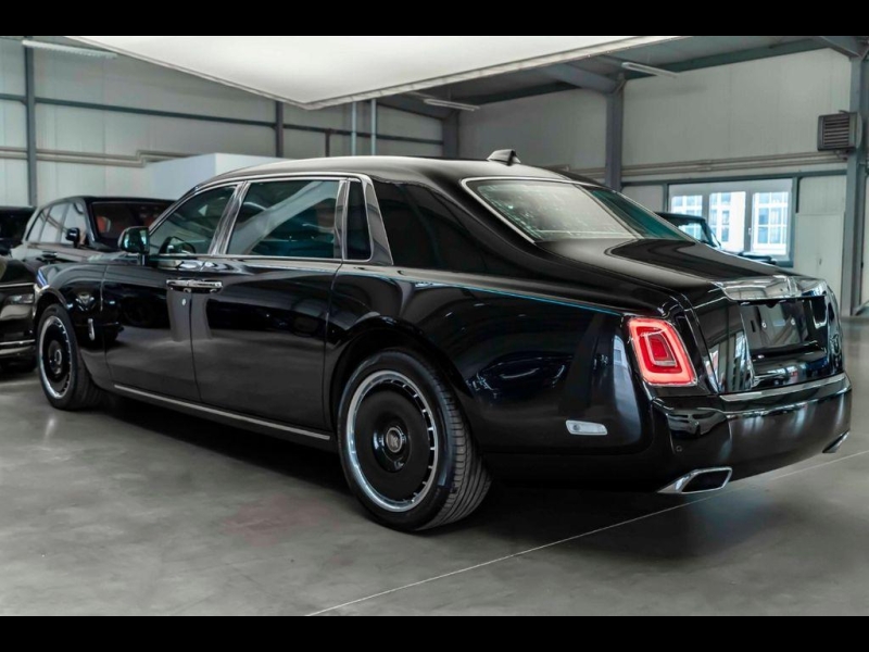 Купить Rolls-Royce Phantom Extended Wheelbase бензин 2025 id-1007167 в Киеве, Фото №4