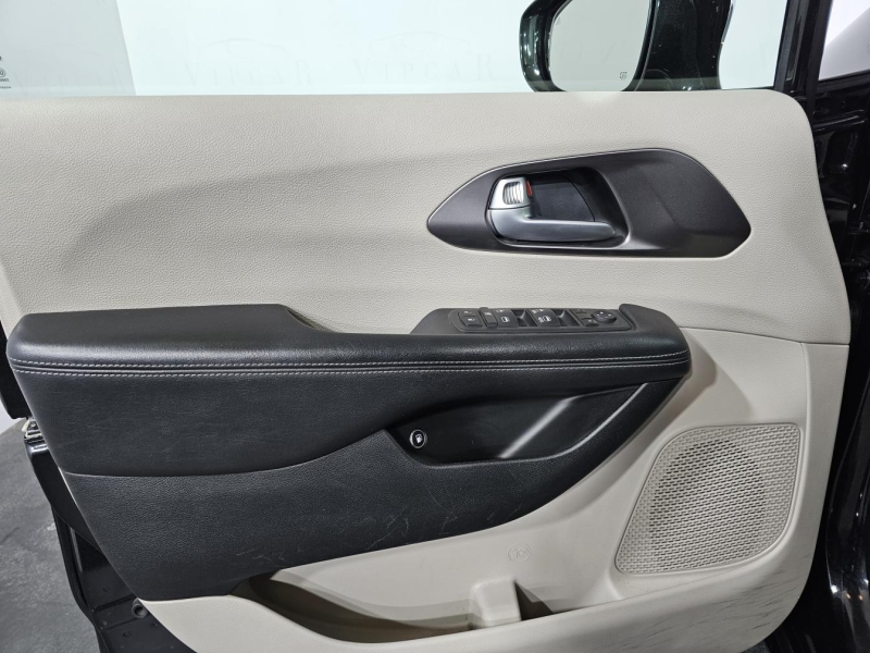 Chrysler Pacifica гибрид 2017 id-1007170 Купить Chrysler Pacifica гибрид 2017 id-1007170 в Киеве, Фото №36