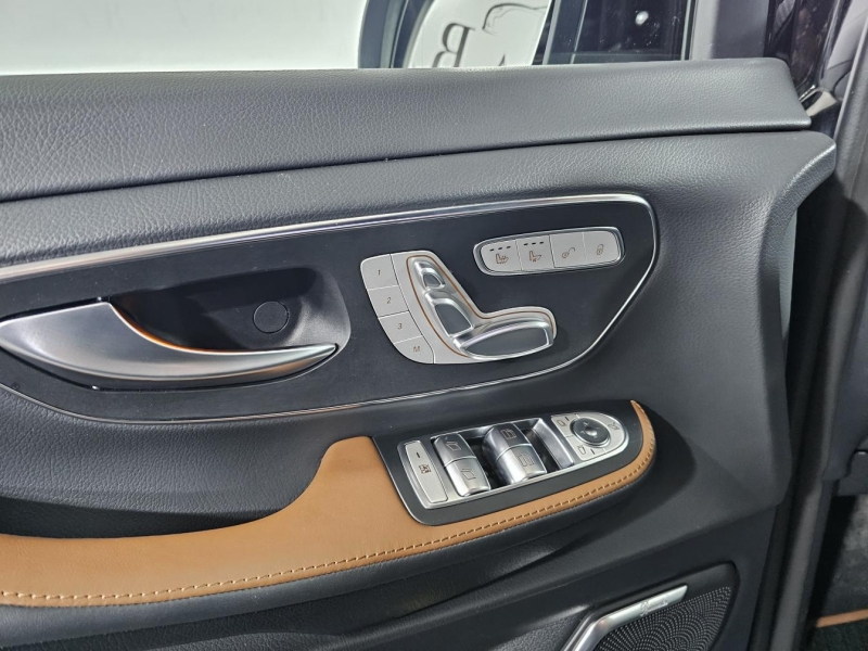 Mercedes-Benz V 300D Extralong 4matic VIP SEATS дизель 2023 id-1007286 Купить Mercedes-Benz V 300D Extralong 4matic VIP SEATS дизель 2023 id-1007286 в Киеве, Фото №24