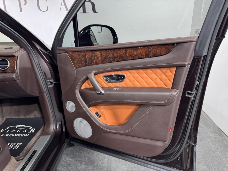 Bentley Bentayga Mulliner бензин 2019 id-1007355 Купить Bentley Bentayga Mulliner бензин 2019 id-1007355 в Киеве, Фото №14