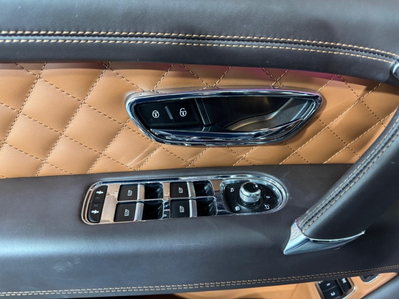 Bentley Bentayga Mulliner бензин 2019 id-1007355 Купить Bentley Bentayga Mulliner бензин 2019 id-1007355 в Киеве, Фото №21