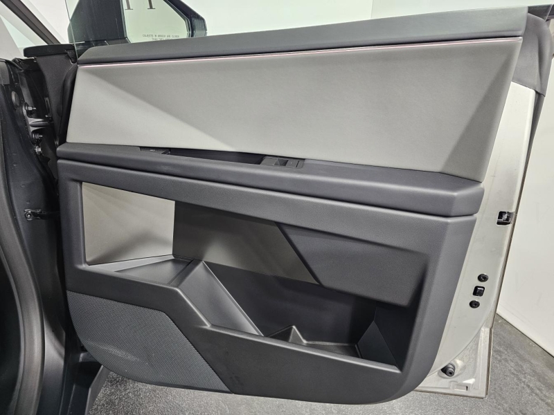 Tesla Cybertruck электро 2024 id-1007363 Купить Tesla Cybertruck электро 2024 id-1007363 в Киеве, Фото №27