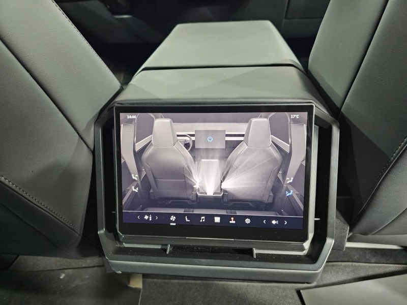 Купить Tesla Cybertruck электро 2024 id-1007363 в Киеве, Фото №19