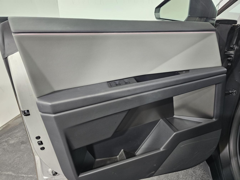 Купить Tesla Cybertruck электро 2026 id-1007363 в Киеве, Фото №33