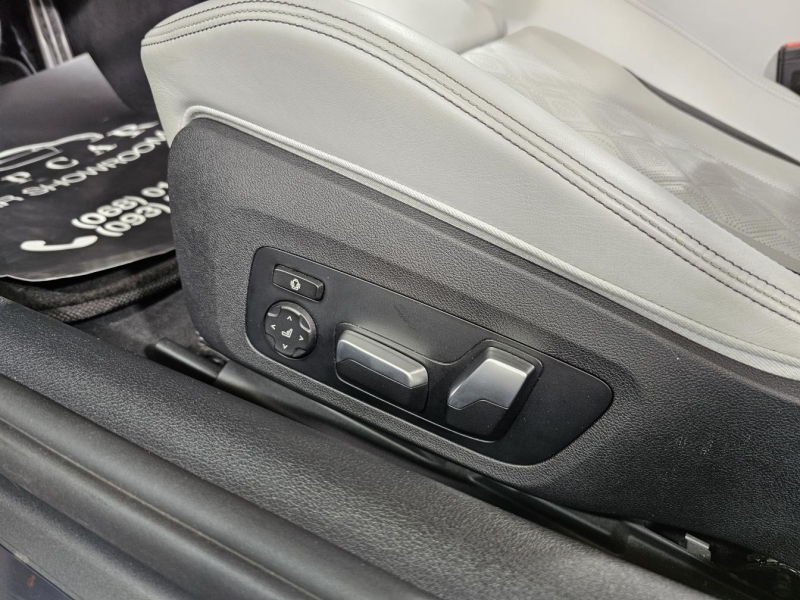 BMW M8 Competition Cabriolet xDrive бензин 2019 id-1007392 Купить BMW M8 Competition Cabriolet xDrive бензин 2019 id-1007392 в Киеве, Фото №26