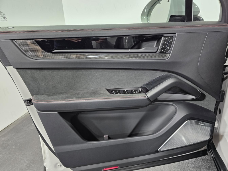 Купить Porsche Cayenne GTS бензин 2026 id-1007416 в Киеве, Фото №27