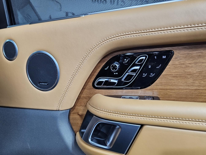 Купить Land-Rover Range-Rover Autobiography Long бензин 2019 id-1007435 в Киеве, Фото №16